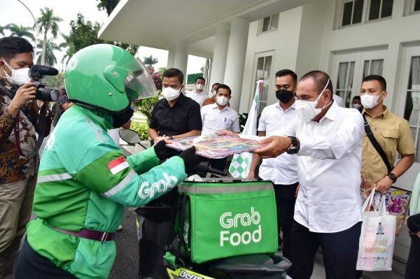 Bantu Anak Terdampak Covid-19, Pemprov Sumut Berikan Paket Sembako dan Alat Sekolah